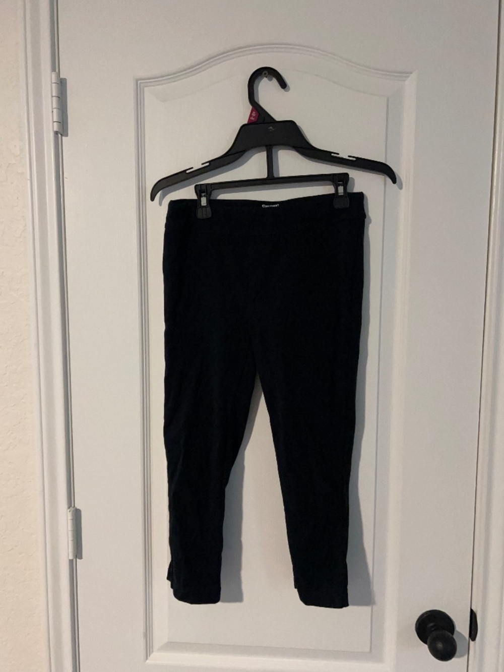 🖤 Spalding Black Capri Leggings – Women’s Medium 🖤